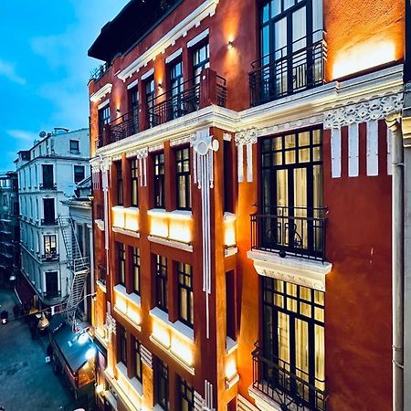 Ruz Hotels イスタンブール エクステリア 写真 The hotel at night