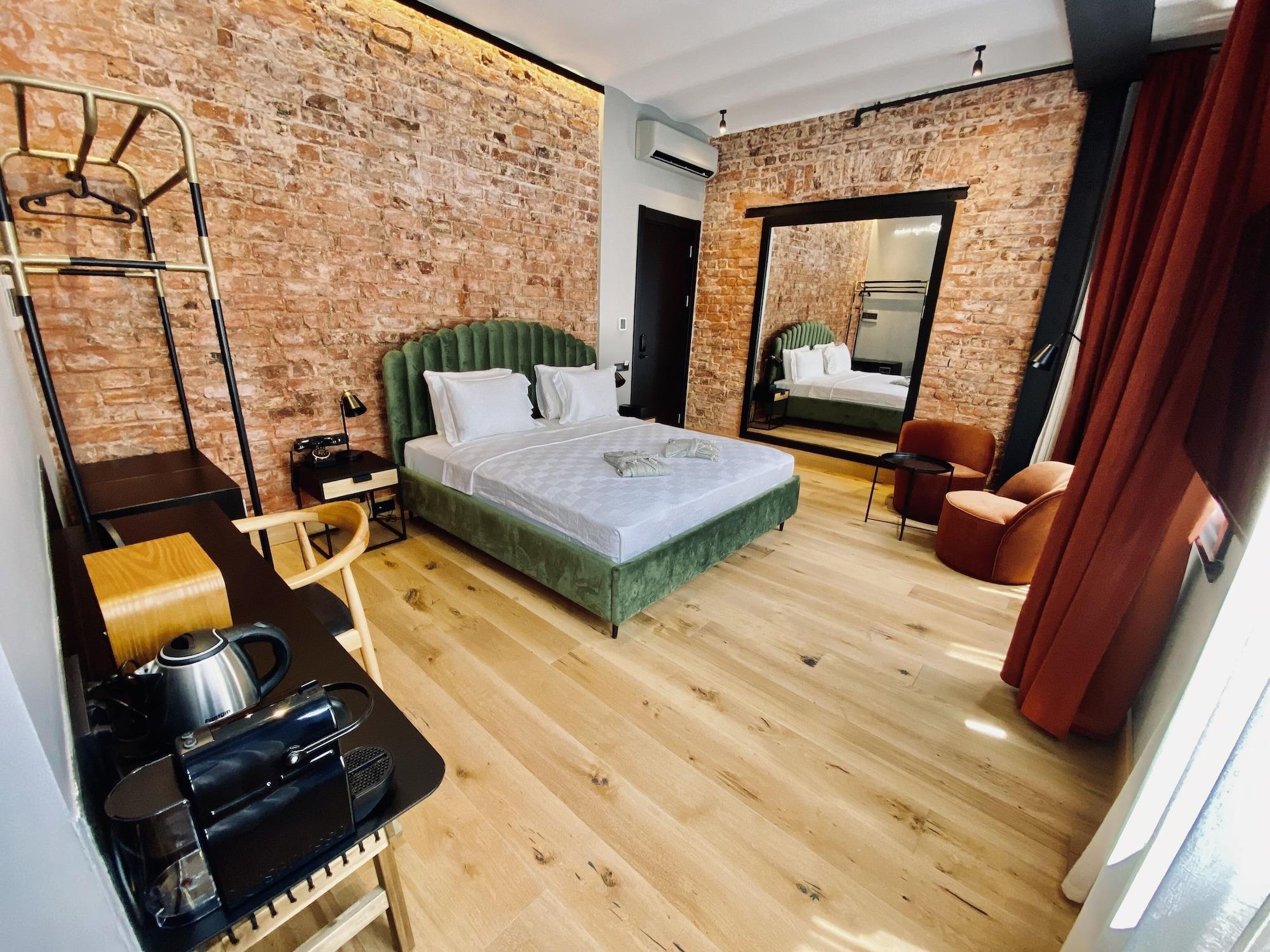 Ruz Hotels イスタンブール エクステリア 写真 A room at the hotel
