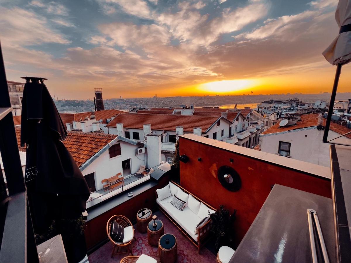 Ruz Hotels イスタンブール エクステリア 写真 Sunset over the rooftops of the city