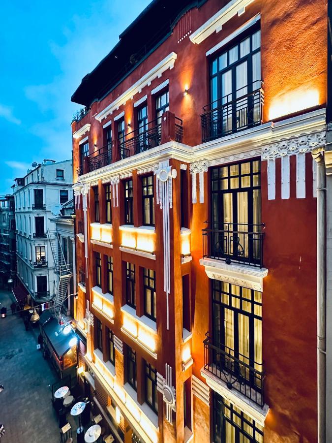 Ruz Hotels イスタンブール エクステリア 写真 The hotel at night