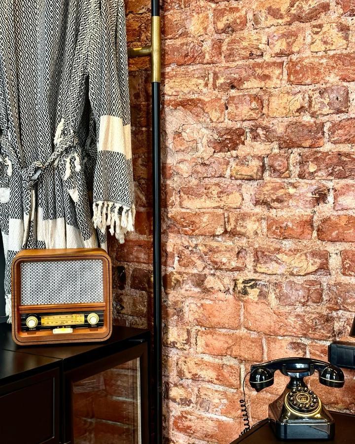 Ruz Hotels イスタンブール エクステリア 写真 A radio in the kitchen
