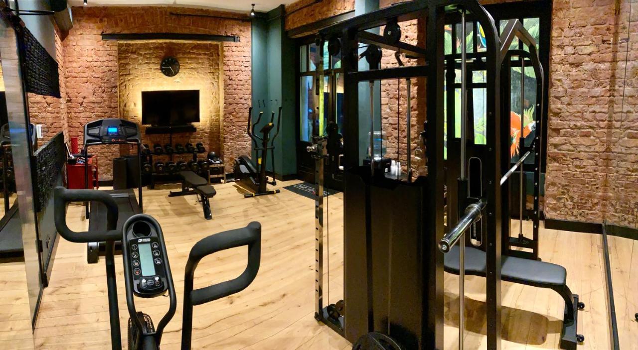 Ruz Hotels イスタンブール エクステリア 写真 The gym at the hotel