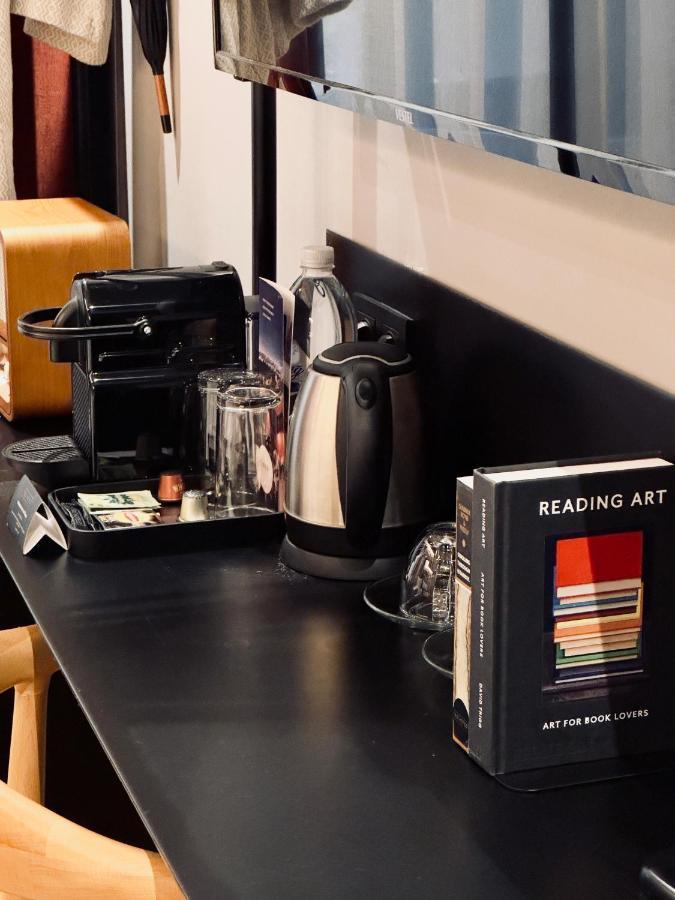 Ruz Hotels イスタンブール エクステリア 写真 A Nespresso machine in a hotel room