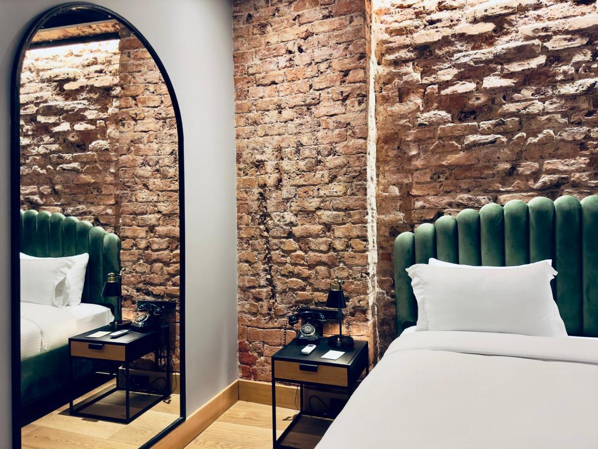 Ruz Hotels イスタンブール エクステリア 写真 A room at the hotel
