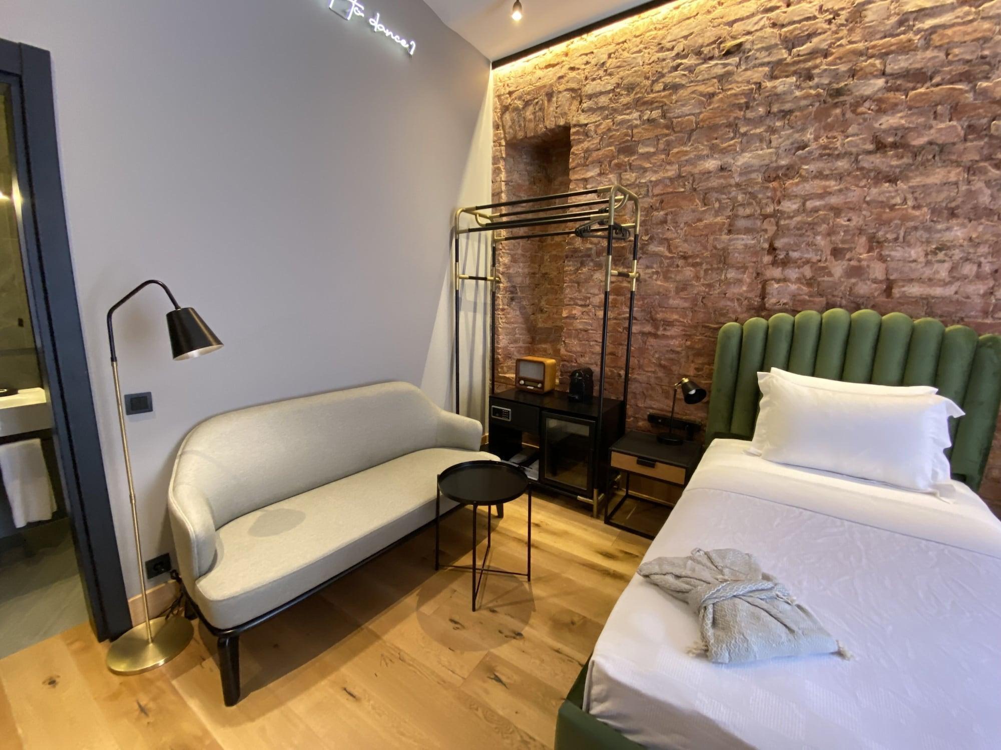 Ruz Hotels イスタンブール エクステリア 写真 A room at the hotel