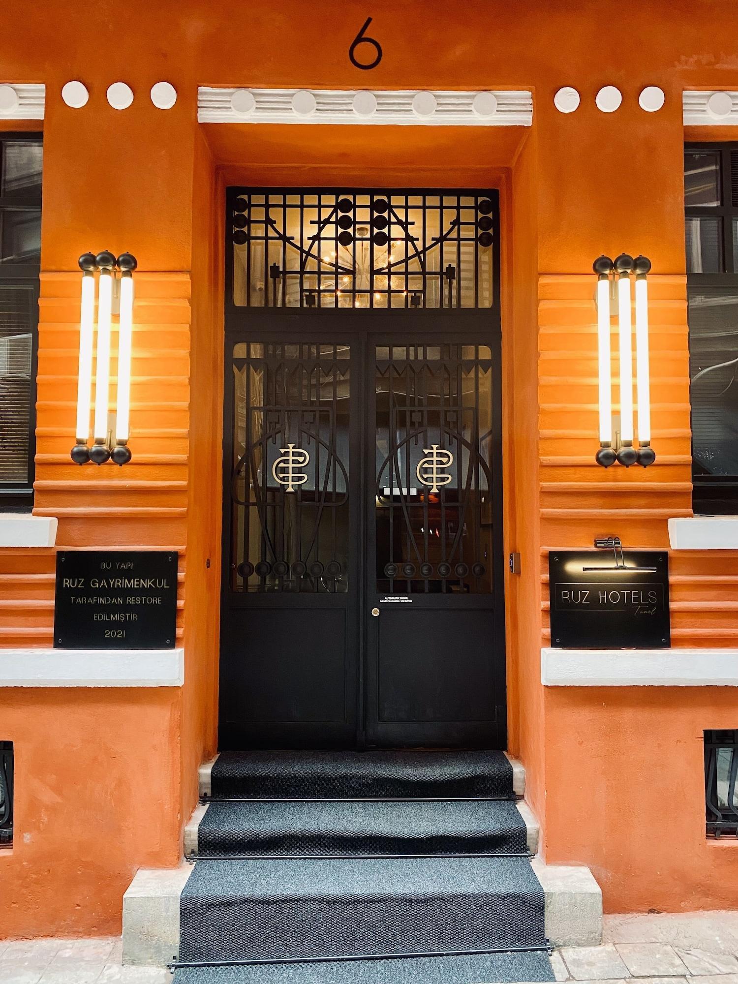 Ruz Hotels イスタンブール エクステリア 写真 Entrance to the hotel